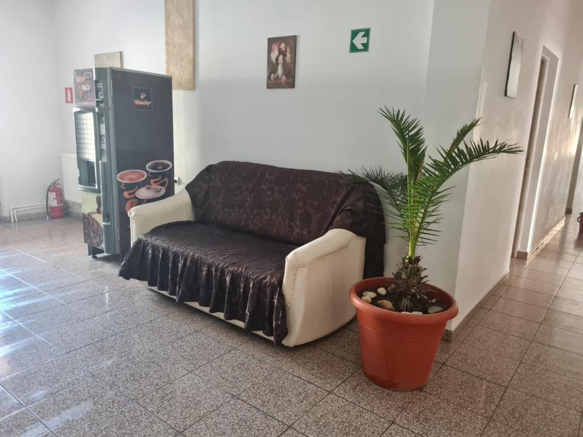 فندق Casa Dobrescu Centura De Nord كرايوفا المظهر الخارجي الصورة