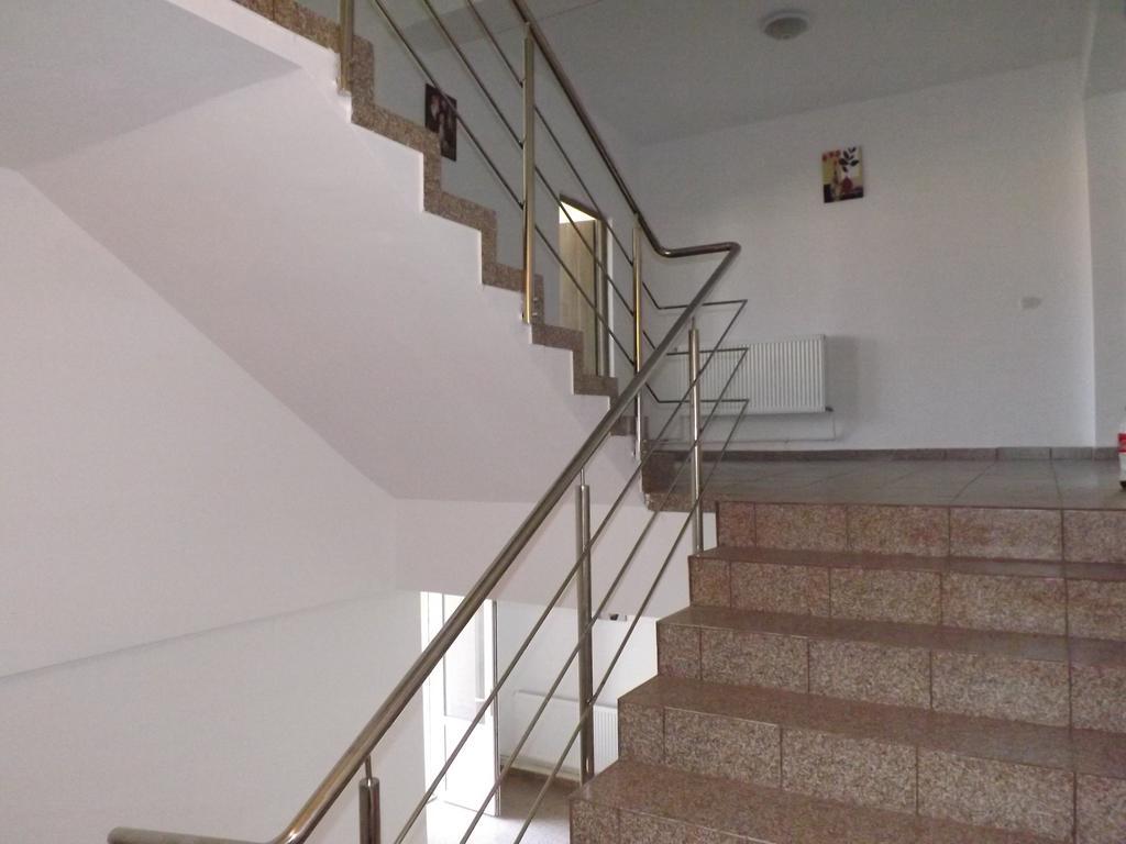 فندق Casa Dobrescu Centura De Nord كرايوفا المظهر الخارجي الصورة